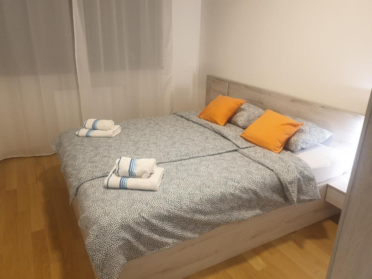Apartment Iris Novi Sad Exteriör bild