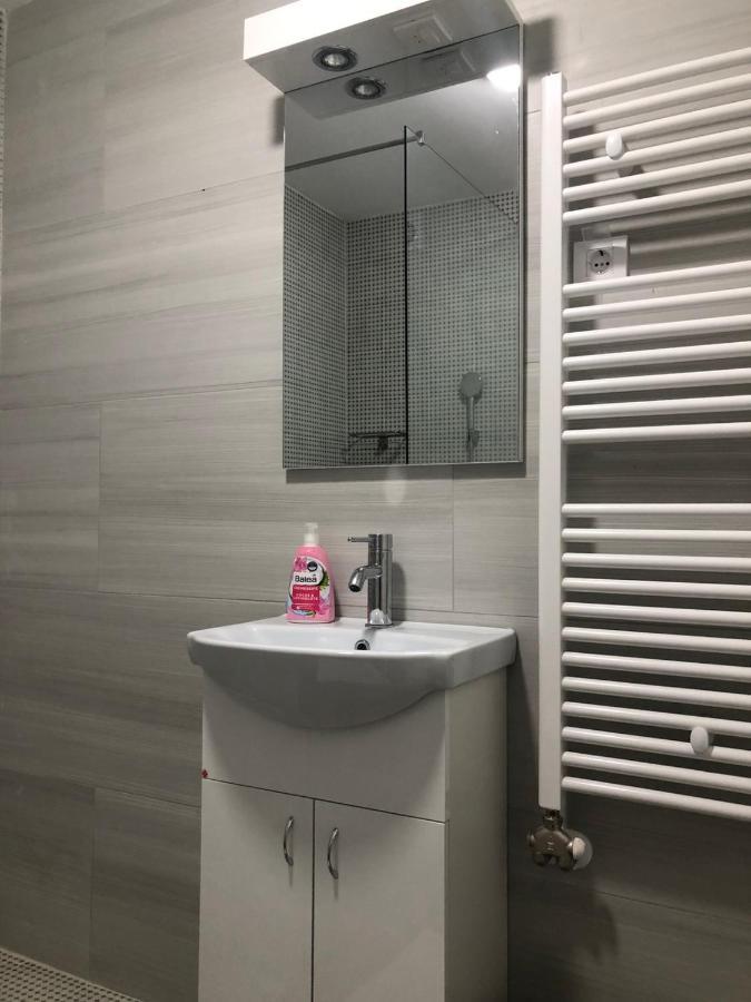 Apartment Iris Novi Sad Exteriör bild