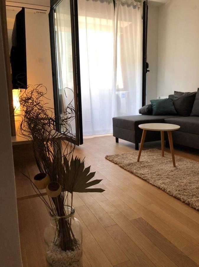 Apartment Iris Novi Sad Exteriör bild