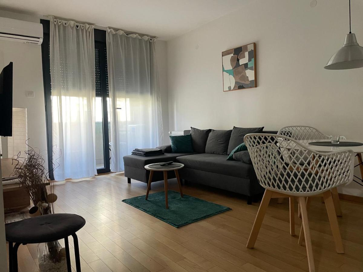 Apartment Iris Novi Sad Exteriör bild