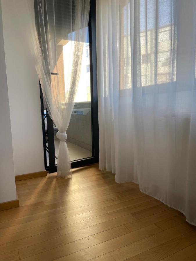 Apartment Iris Novi Sad Exteriör bild